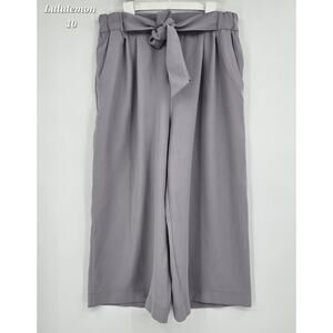 Lululemon Noir Crop Pants – Silverscreen Gray – Size 10